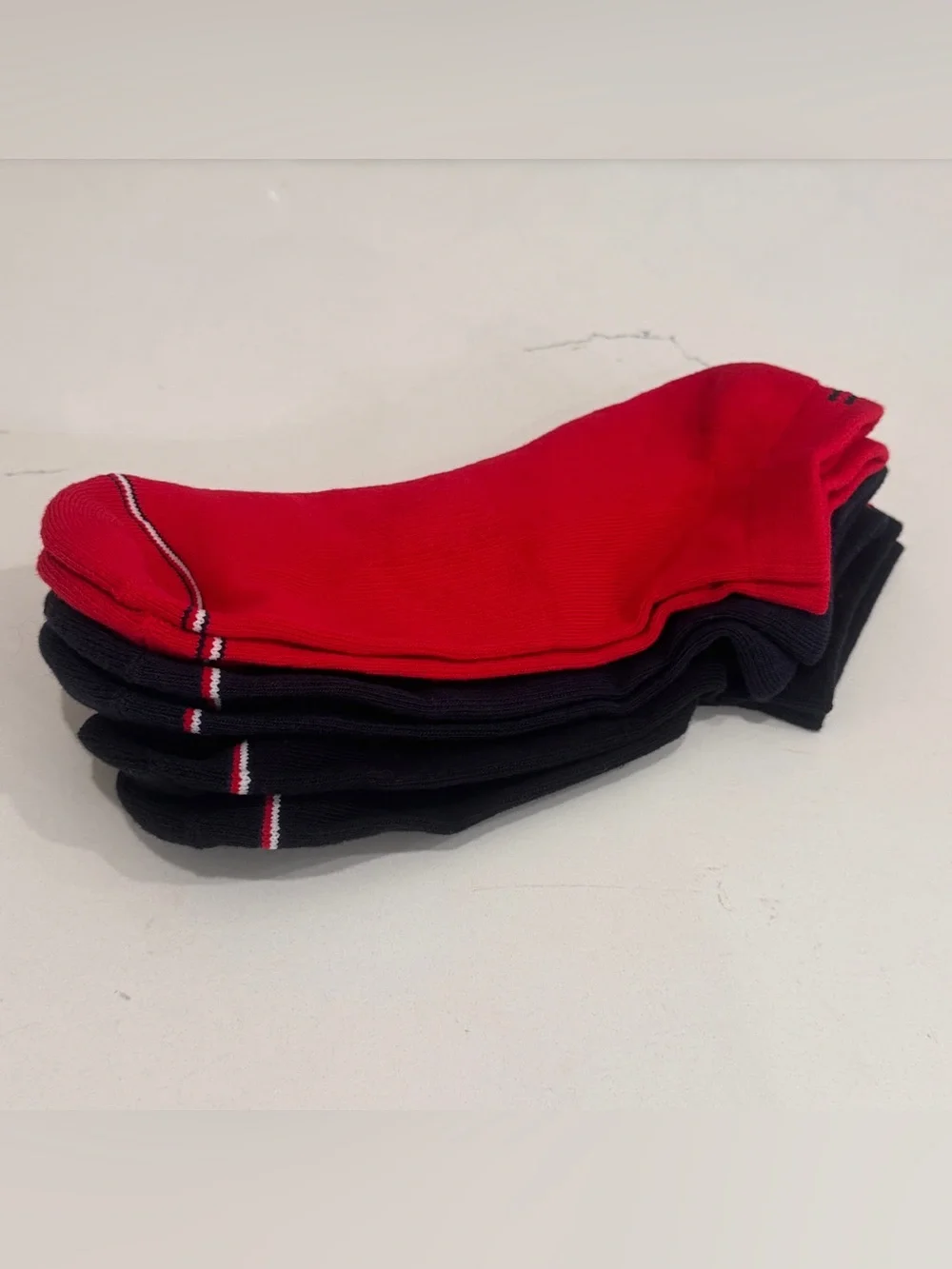 Tommy Hilfiger Men's 3-Pack No Show Socks NWOT Red Navy Black